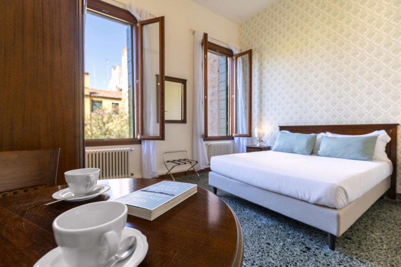 Residenza Centopietre - Dorsoduro By Wonderful Italy Venice Exterior photo