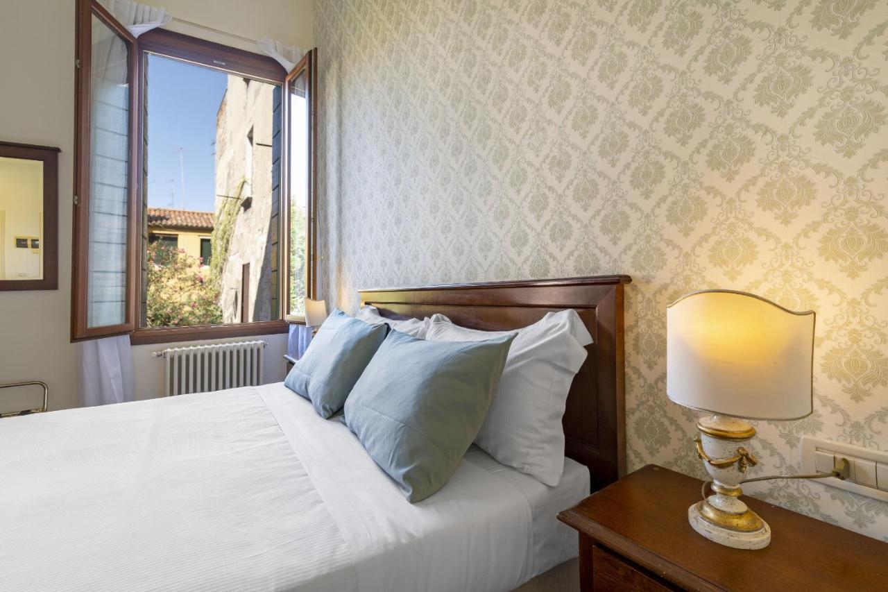 Residenza Centopietre - Dorsoduro By Wonderful Italy Venice Exterior photo