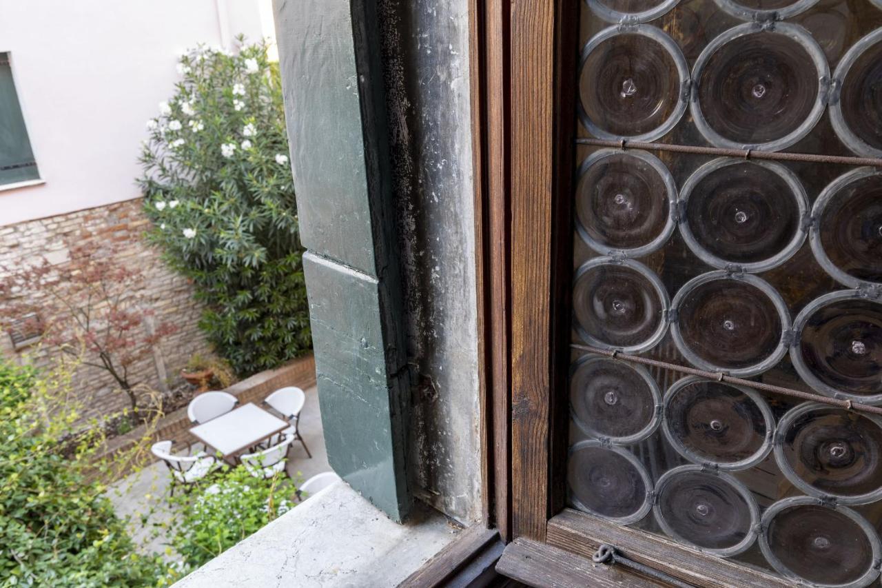 Residenza Centopietre - Dorsoduro By Wonderful Italy Venice Exterior photo