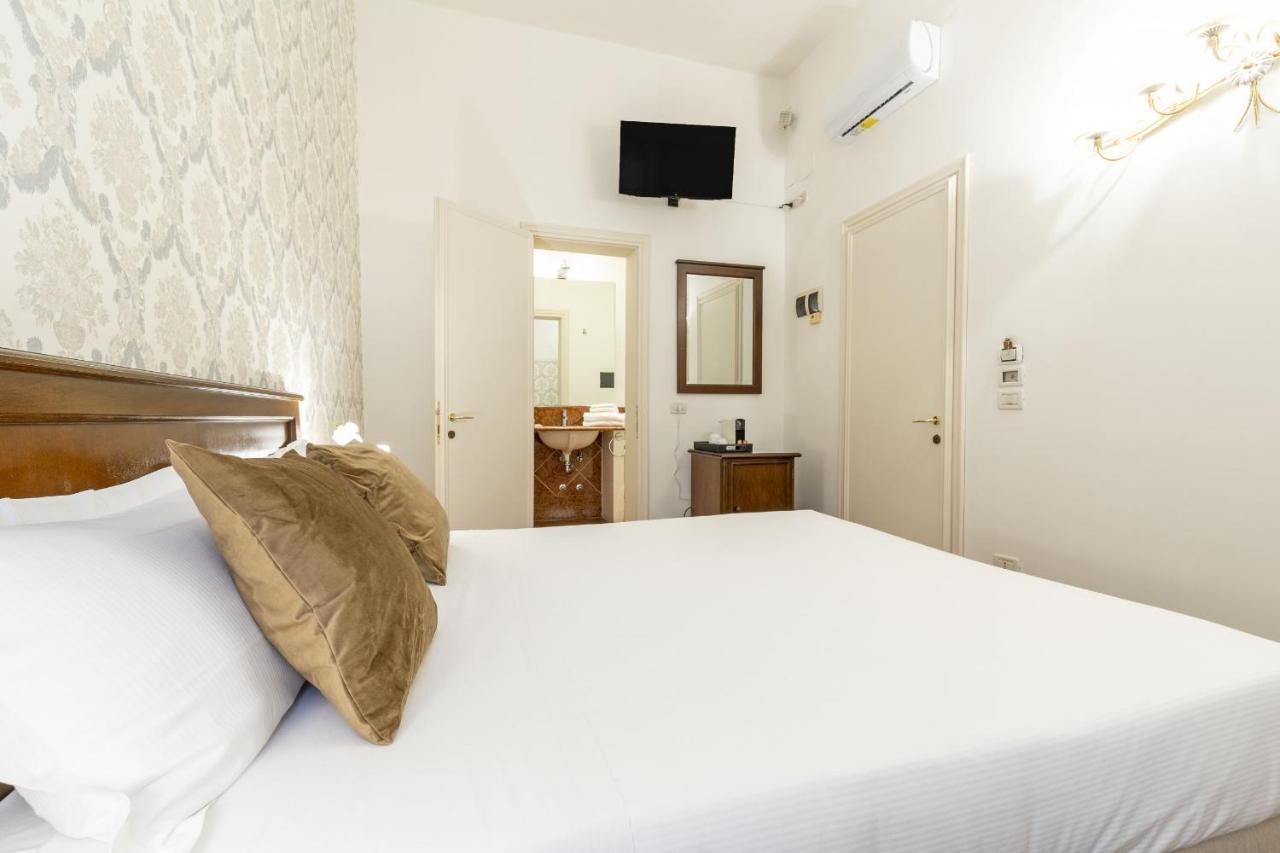 Residenza Centopietre - Dorsoduro By Wonderful Italy Venice Exterior photo