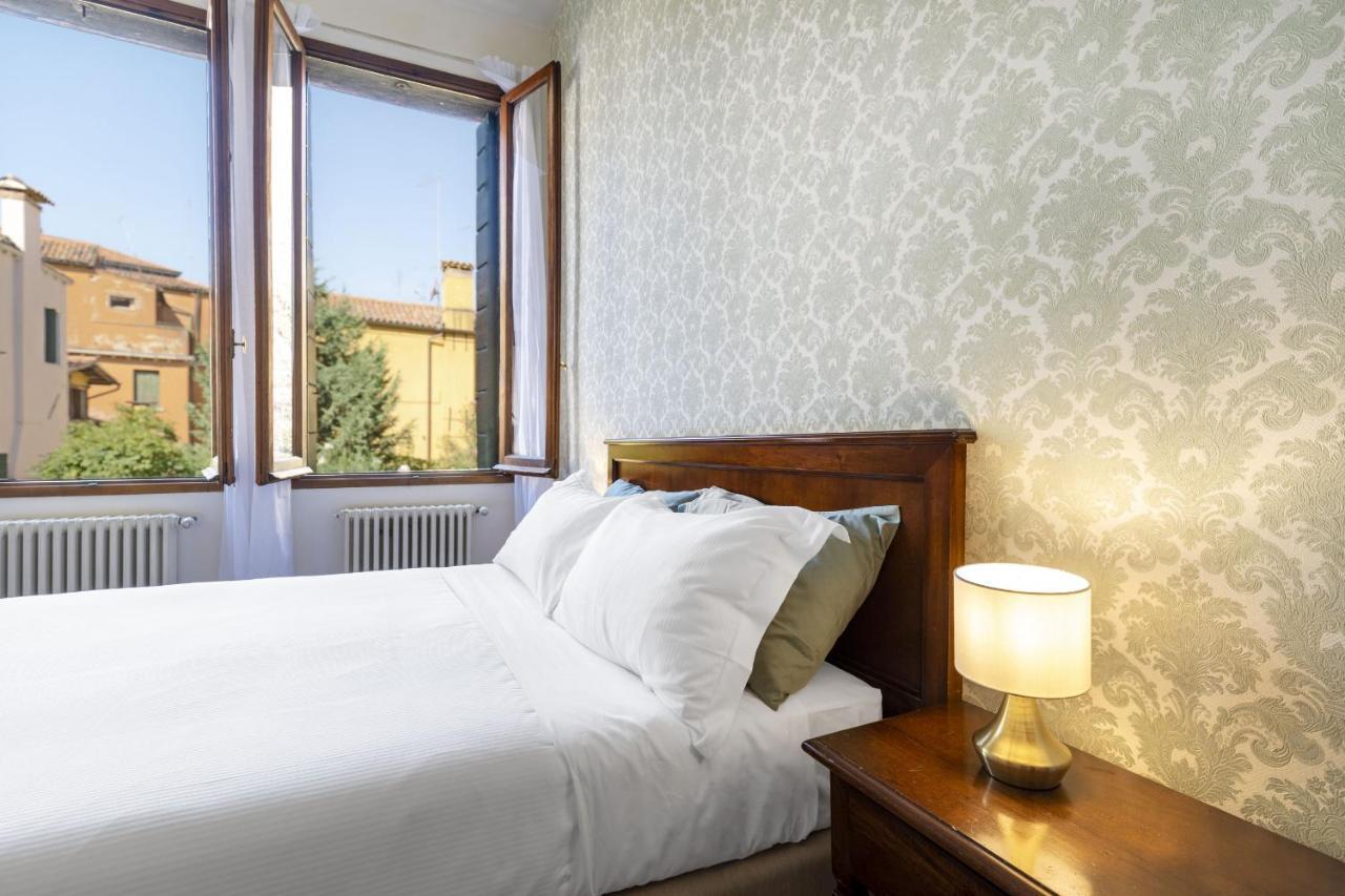 Residenza Centopietre - Dorsoduro By Wonderful Italy Venice Exterior photo