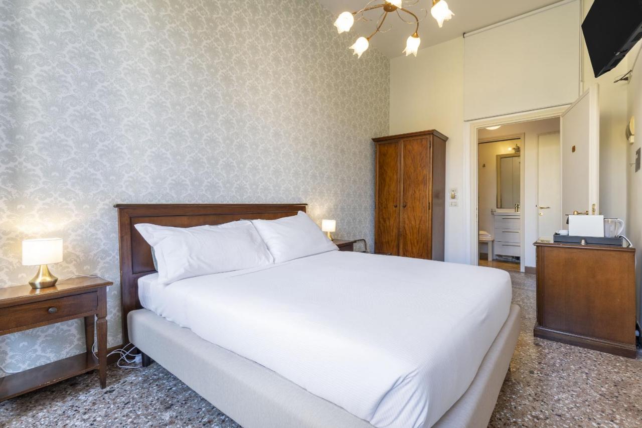 Residenza Centopietre - Dorsoduro By Wonderful Italy Venice Exterior photo