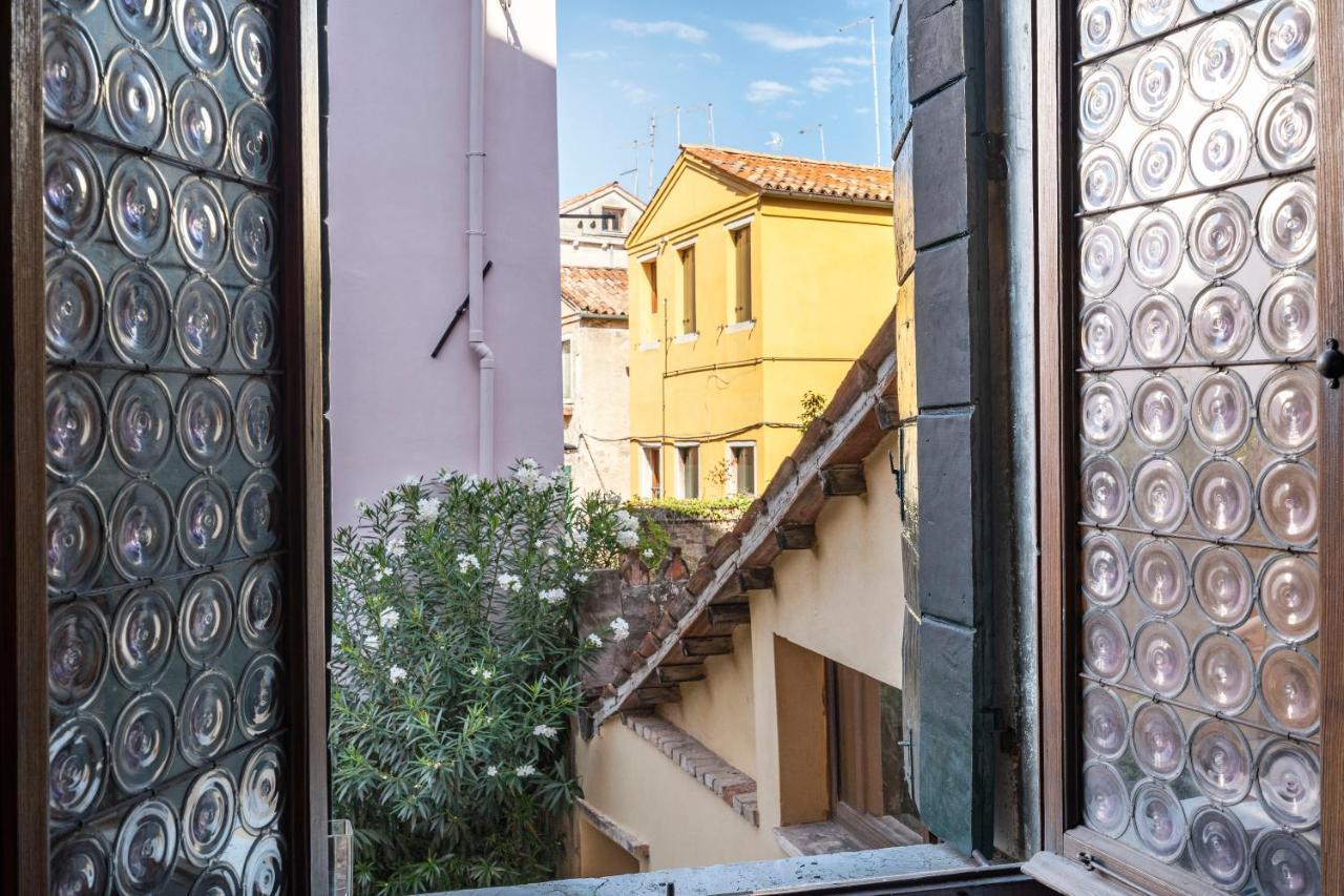 Residenza Centopietre - Dorsoduro By Wonderful Italy Venice Exterior photo
