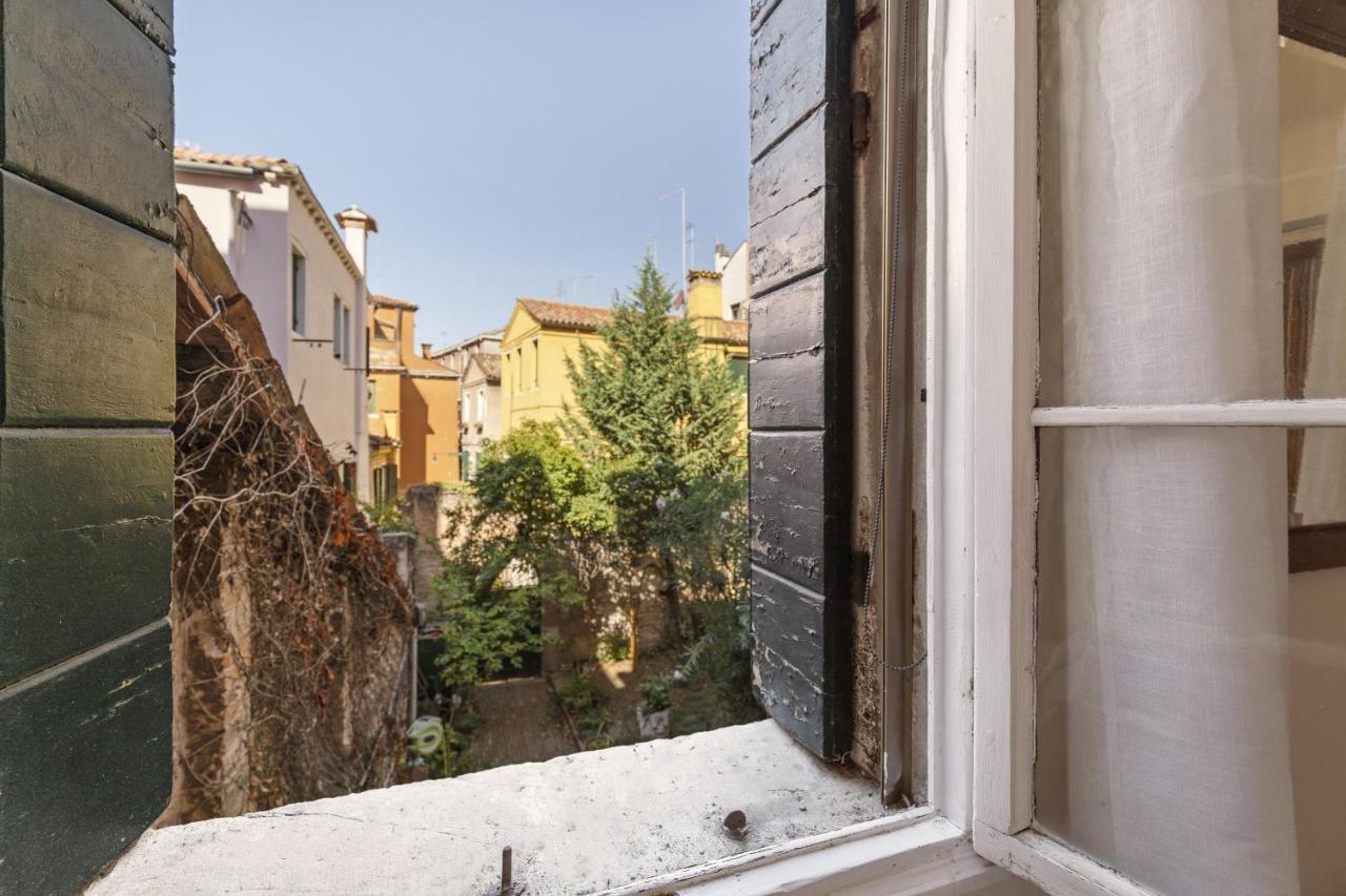 Residenza Centopietre - Dorsoduro By Wonderful Italy Venice Exterior photo