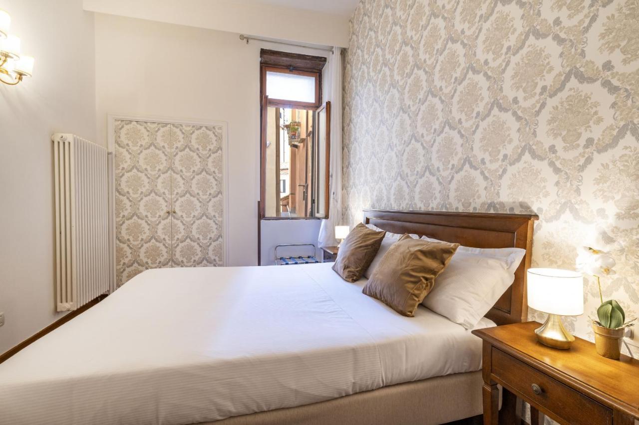 Residenza Centopietre - Dorsoduro By Wonderful Italy Venice Exterior photo
