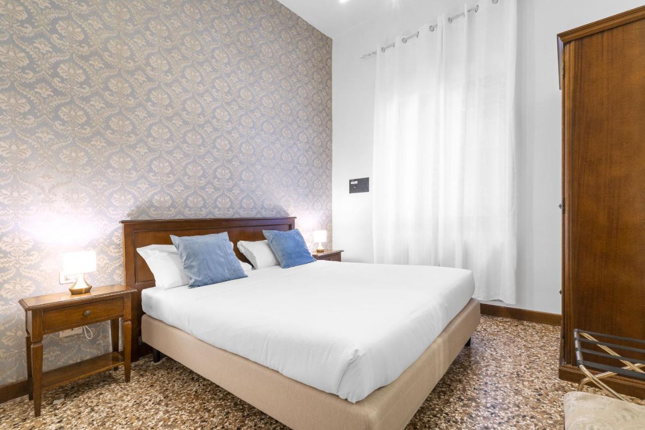 Residenza Centopietre - Dorsoduro By Wonderful Italy Venice Exterior photo